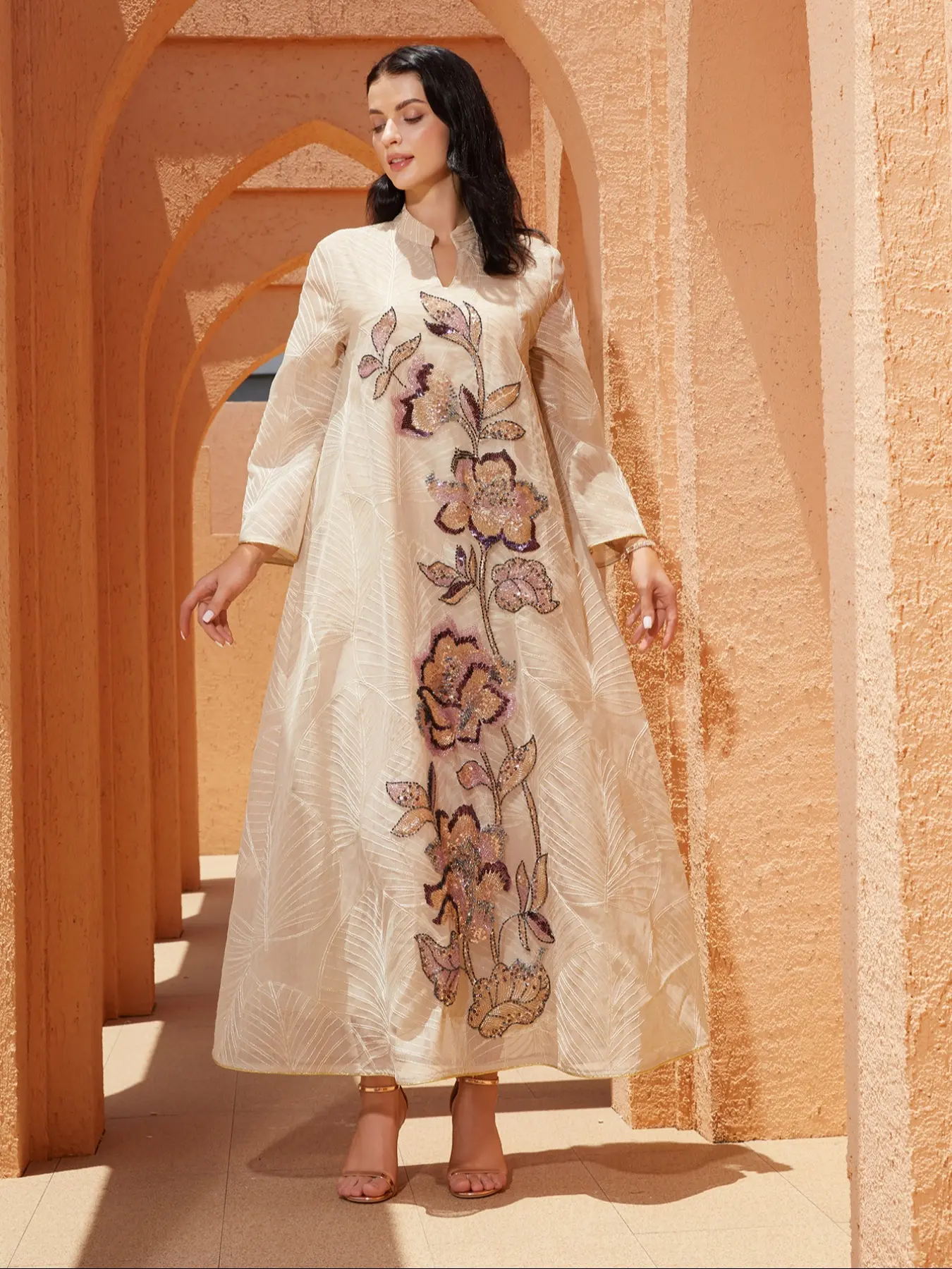 Traditional Style Embroidered Woven Mesh Kaftan Dress for Women, Muslim Kaftan, Arabic Kaftan, Elegant Islamic Clothing, Long Sleeve Loose Fit Maxi Dress, Elegant Middle Eastern Fashion, Perfect for Special Occasions, Womenswear