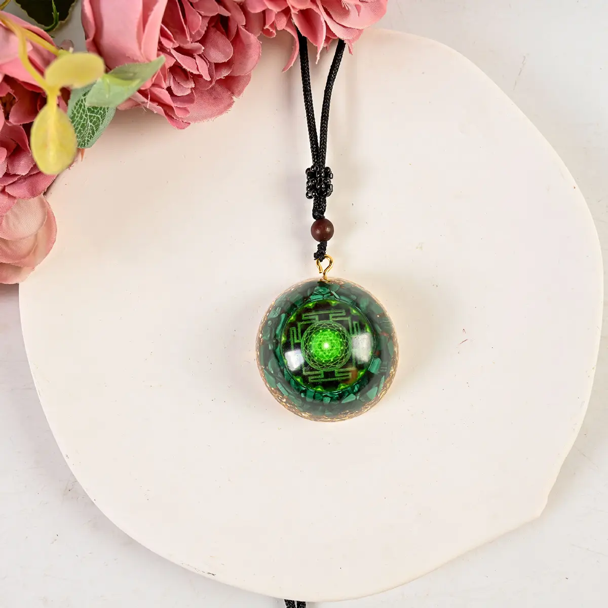 Malachite Gemstone Chakra Necklace, Adjustable Crystal Resin Pendant with Magnetic Talisman for Energy Balancing and Healing, Emotional Healing, Chakra Alignment, Unisex Names, Birthday, Daily Wear, Magnetic Energy Talisman, Green Stone, Casual, Heart Cha