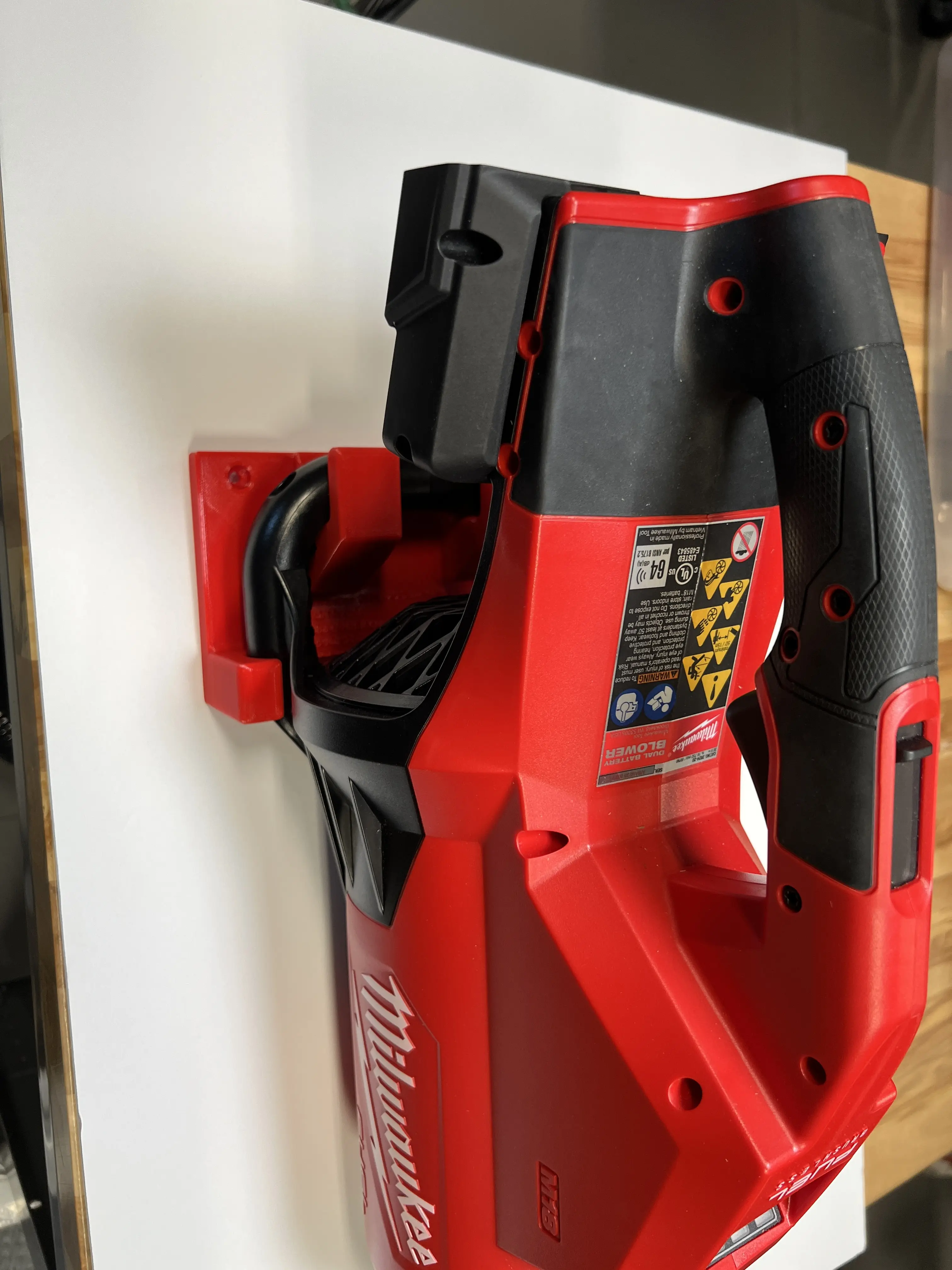 Milwaukee 2824-20 Dual Battery Blower Wall Mount