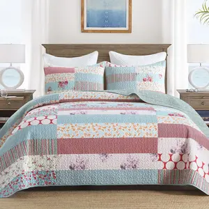 3-Piece Floral Patchwork Quilt Set for Home Decor - Soft & Durable Polyester Fabric - Machine Washable Bedspread Set Queen/King Size