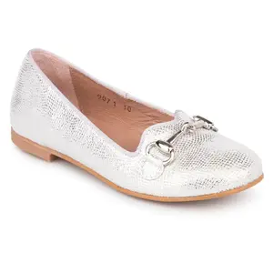 Zubii Silver Scalloped Print Chain Slip On Loafer