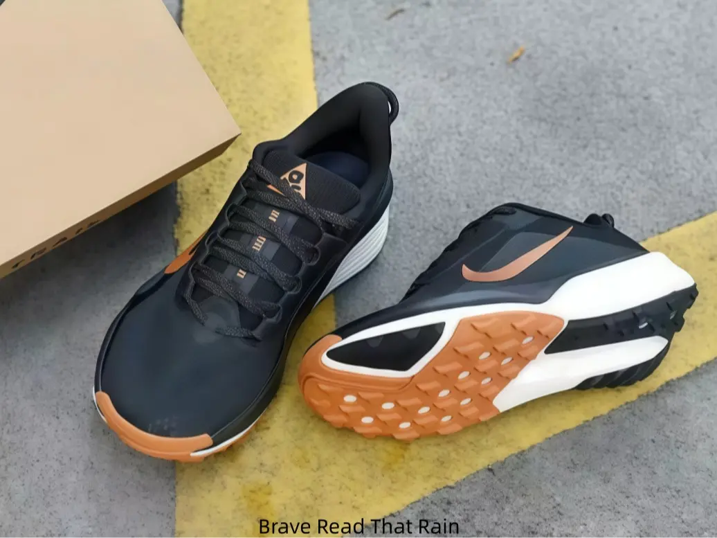 Streamlined lightweight construction of these athletic shoes eases foot strain after lengthy downtown work shifts, grippy outsoles support spontaneous evening mini hiking trips to release accumulated daily job stress.