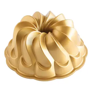 Nordic Ware Pirouette Bundt Pan