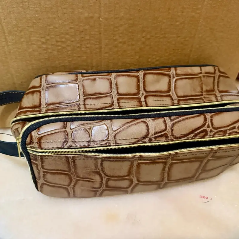Exotic High Quality Leather Rooster Pouch/ Maletin Exotico Para Gallos De Piel