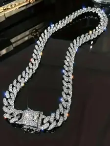 A hip-hop punk Cuban-style alloy full-diamond necklace Diamond Cut Chain. It's suitable for occasions such as daily wear and street outings, and also makes a surprising and delicate small gift.