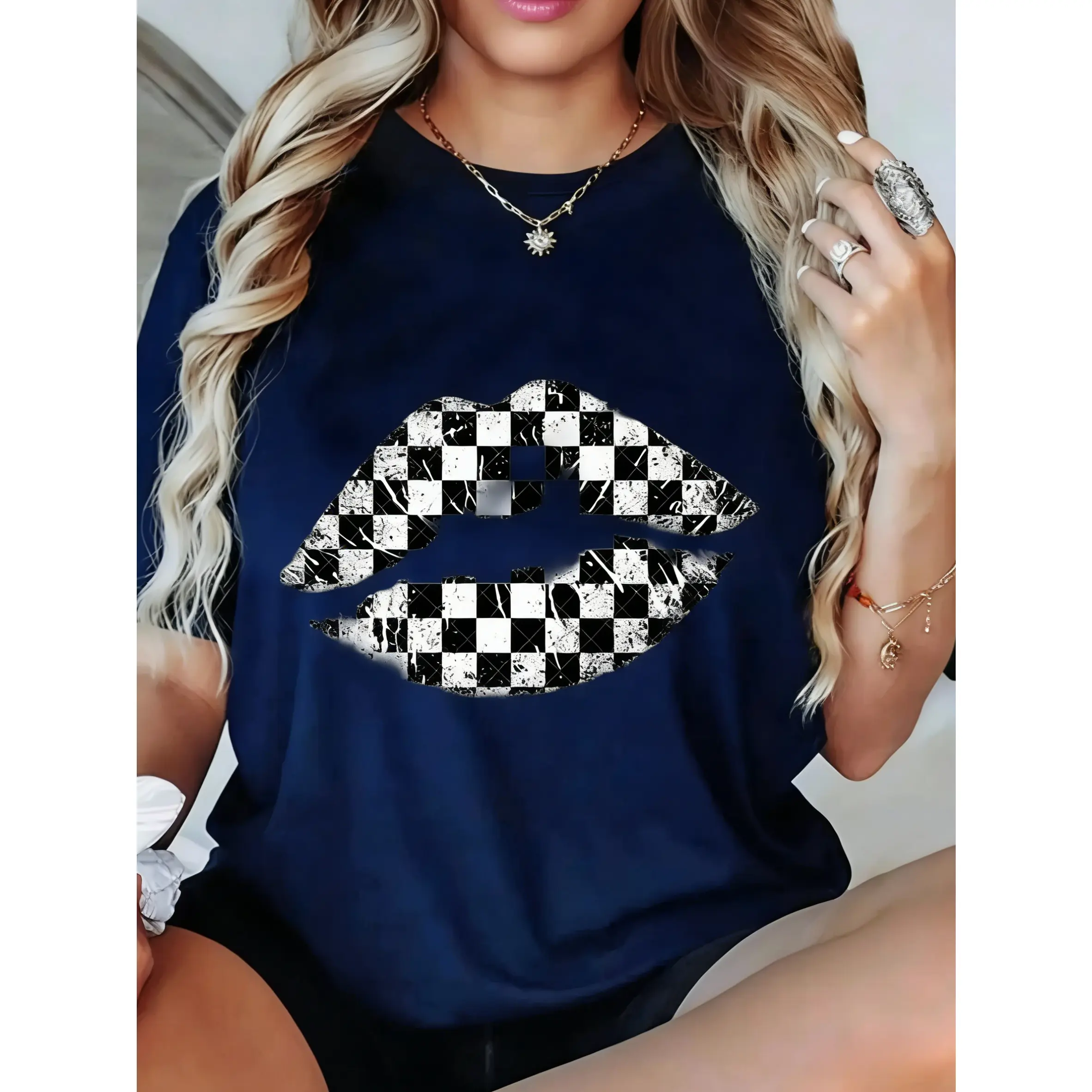 100% cotton women's casual loose-fitting short-sleeve T-shirt - geometric lip print, plaid diamond pattern, round-neck top, fashionable and soft texture shirt for spring and summer