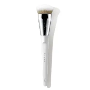 okhee Whitejade Foundation Brush (PIV01)