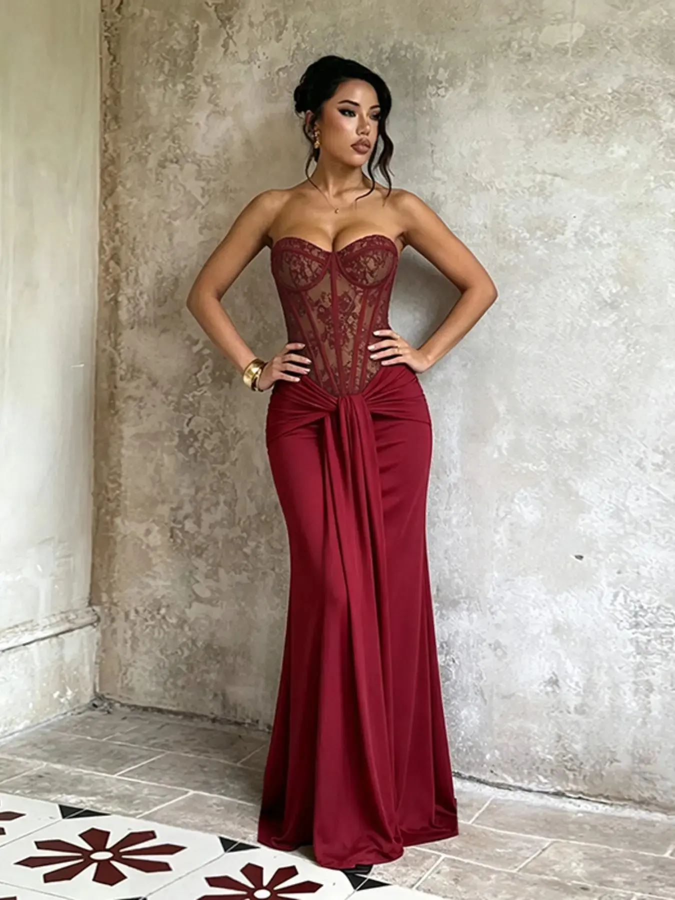 Elegant Waist Cinched Lace Patchwork Halter Dress, Corset Evening Dress, Smooth Satin Material, Perfect for Special Occasions, Stylish and Comfortable Design