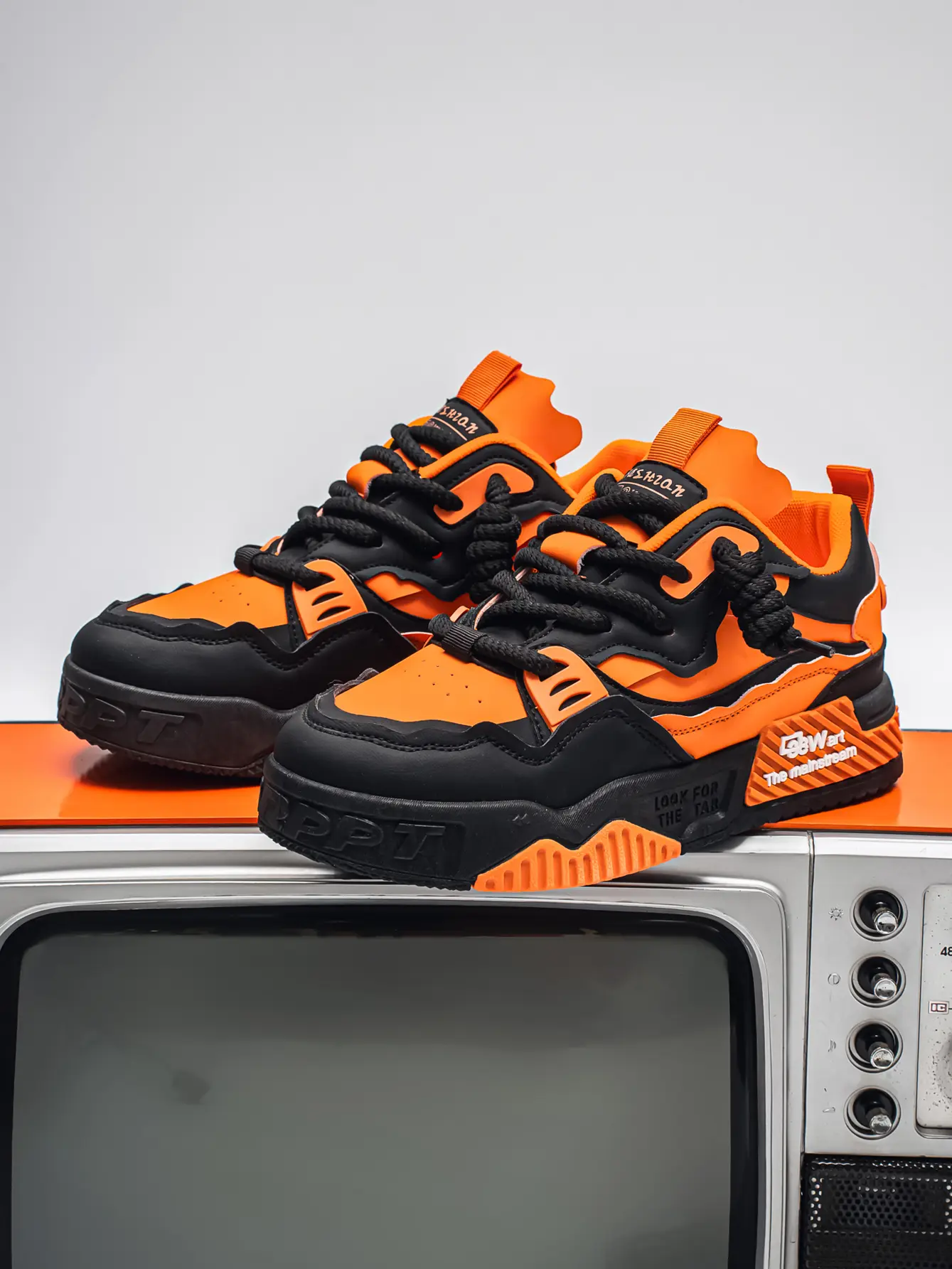 Men's Retro Low-Top Chunky Sneakers - Sporty Chic, Closed Straps, Thick Sole, Simple Fits, Comfortable Versatile Casual Trainers, Retro Style, Men's Shoes, Ankle Low Cut