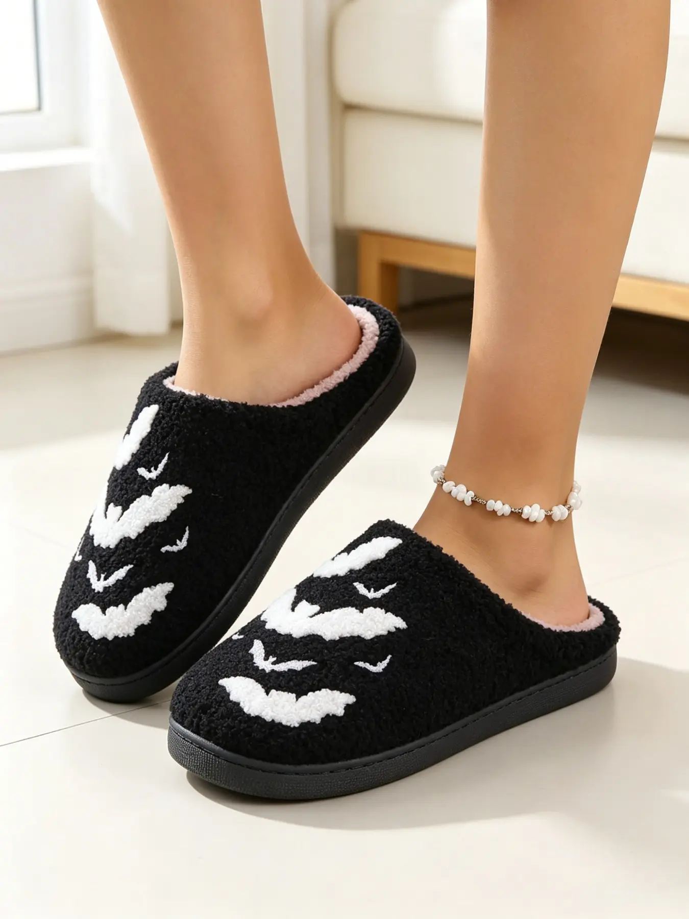 Women's Fashion Bat Embroidery Slippers, Casual Christmas Pattern, Thick Plush Warm Anti-Slip, Home Indoor Shoes, Halloween Couple Lazy Slippers
