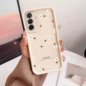Daisy Little Bee Phone Case Suitable for Samsung Galaxy A05 A05S A06 A07 A12 A13 A14 A15 A16 5G A17 A21S A22 A23 A24 A25 A26 A32 A33 A34 A35 A36 A52 A53 A54 A55 A56 S21 Ultra S22 Plus S23+ S24 FE S25 Edge Anti-Drop Full Cover Black Phone Case Simple