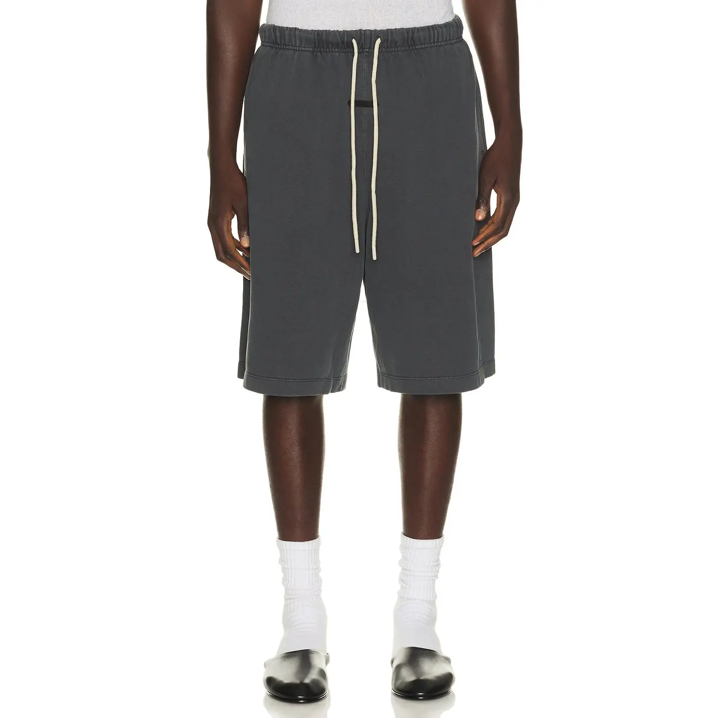 Fear of God ESSENTIALS 90's Short in Washed Iron Grey
