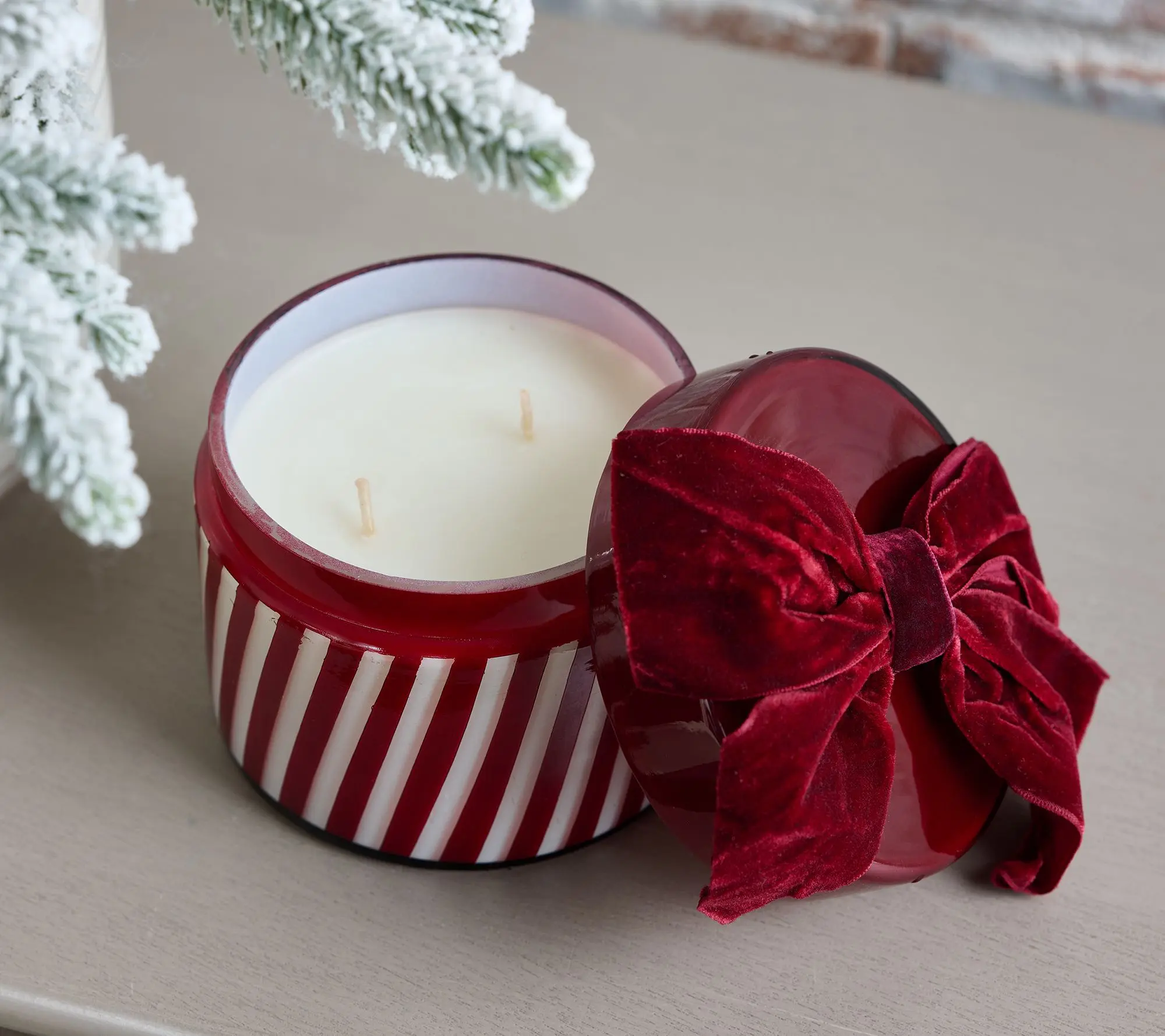 Home Reflections 11oz Striped Present Candle Home Reflections 11oz Striped Present Candle