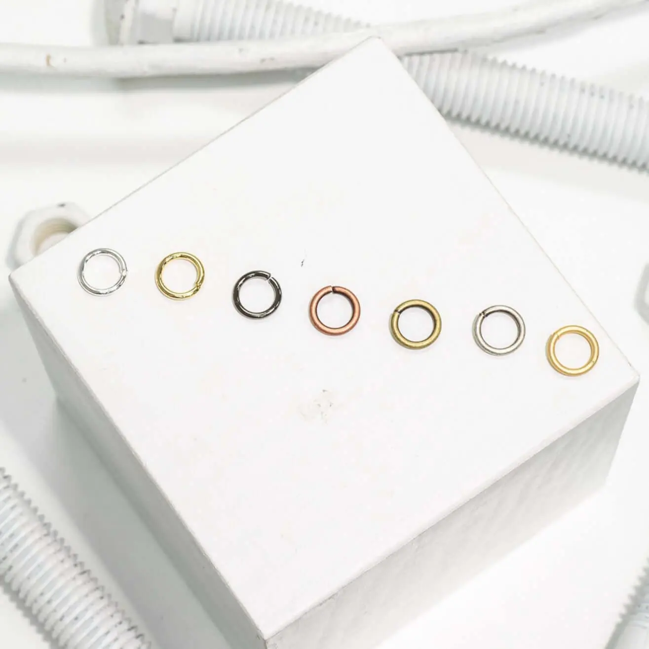 10mm Jump Connector Rings – XL Size – 15 Gauge Wire – Multiple Colors – Sold in 25 Gram Packs (Approx. 79pcs) – JR/10