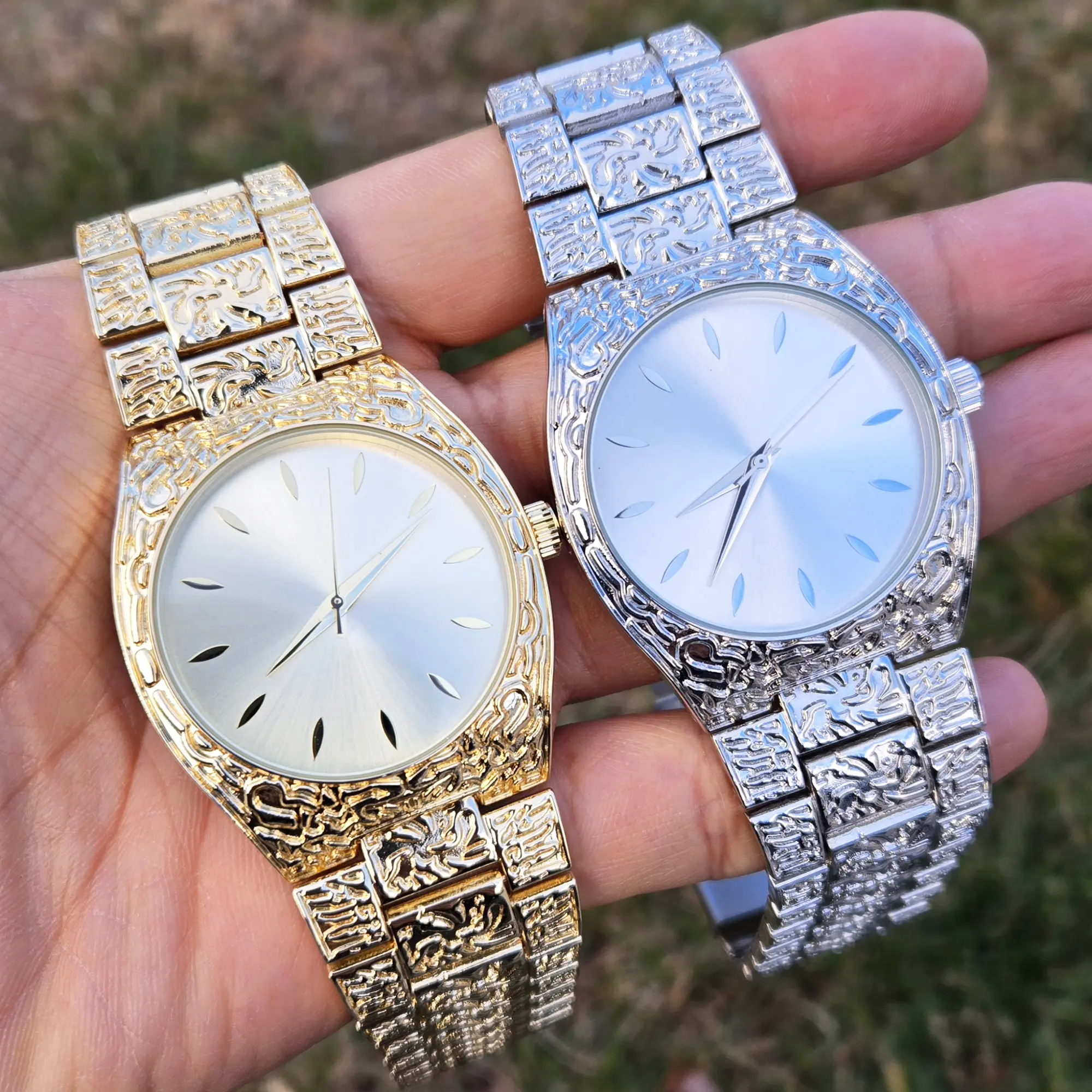MaxBling81 Men's 42mm Round Diamond-Embellished Quartz Watch - Iced Luxury Hip-Hop Style, Golden Nuggets Design, Waterproof Metal-Tone Gold-Framed Clasp Wristwatch (Gold/Silver), Diamond-Embellished Quartz Watches, Round Quartz Watches