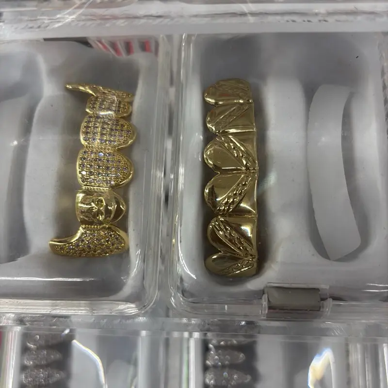 Pullout Mouth Grill Matching Jewelry Set - Female Gold Aesthetic Costume Accessory with Bracelet + Earrings, Ideal Jewelry for Men and Wonen