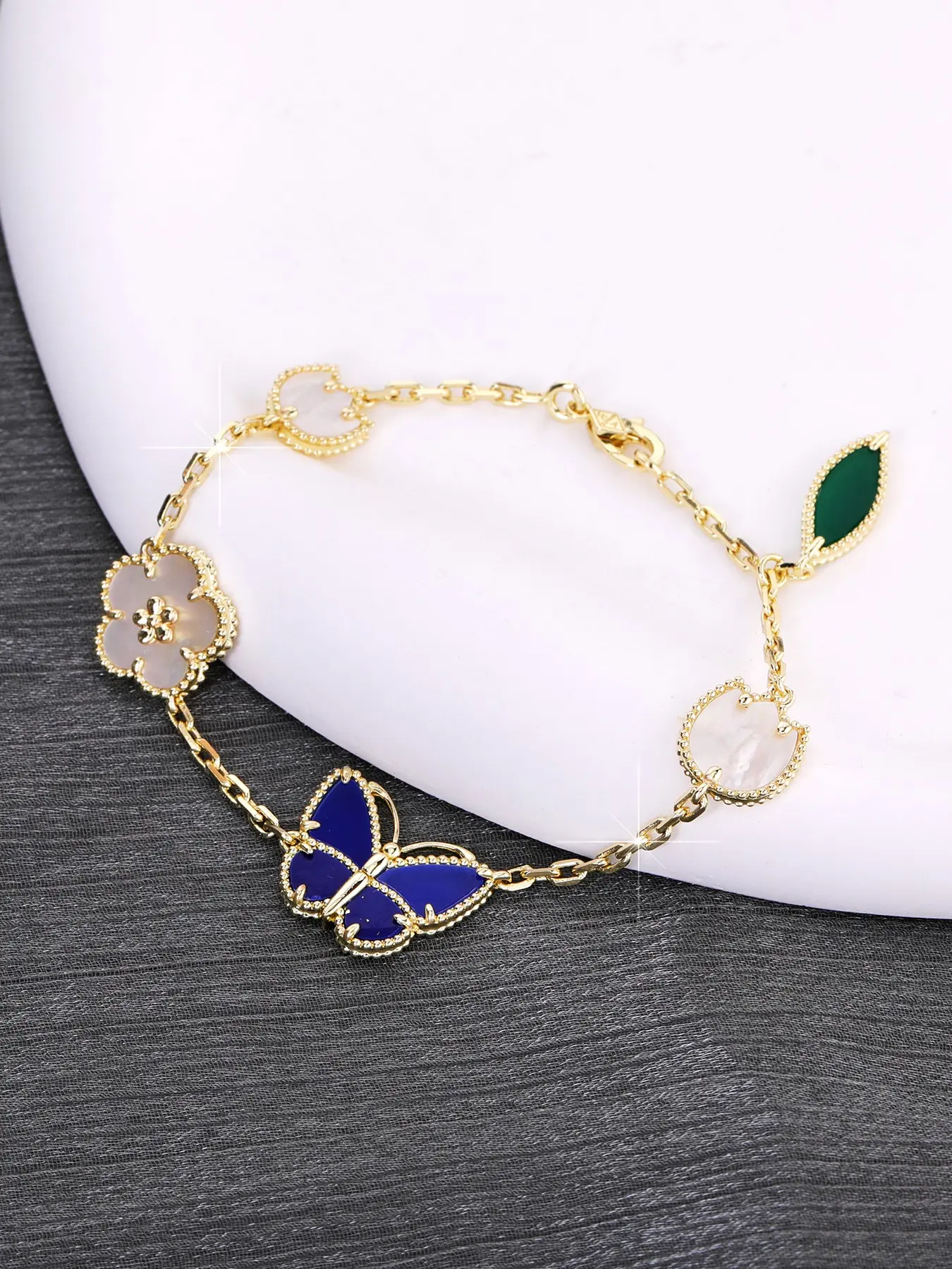 Exquisite Charm 18k Gold-Plated Copper Blue Butterfly Design Flower Bracelet, Elegant Jewelry Bracelet, Lucky Flower Leaf Bangle for Women, Summer Wear, Mother's Day Gift