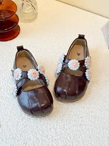 Girls' Princess Shoes with 3D Flower Cross Straps, Soft Sole Anti-Slip Round Toe Flat, Sweet Style for Daily Wear, Perfect for Kids