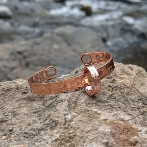 Hammered/Chiseled Copper Magnetic Ended Bangle Ring