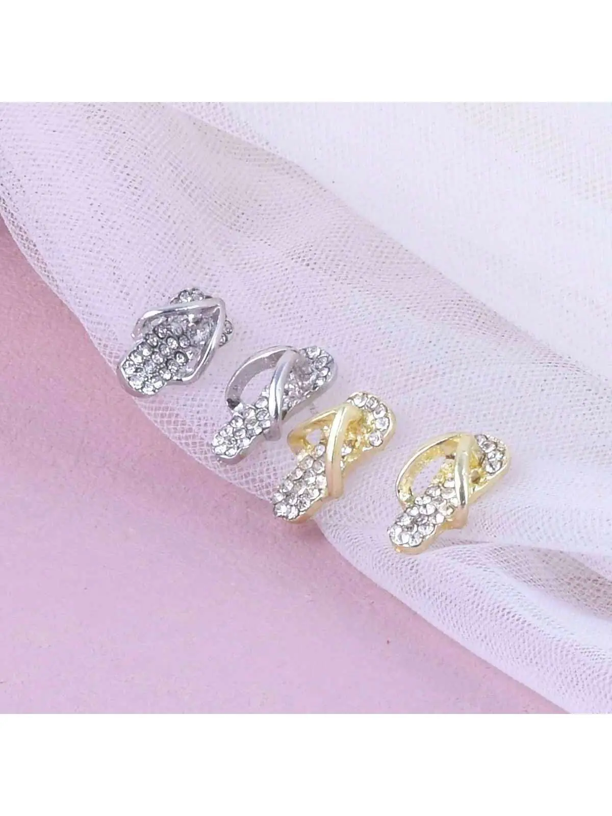 A pair of simple and personalized small slippers earrings, new cool style earrings, light luxury and fashionable jewelry gift earrings suitable for women's daily wear