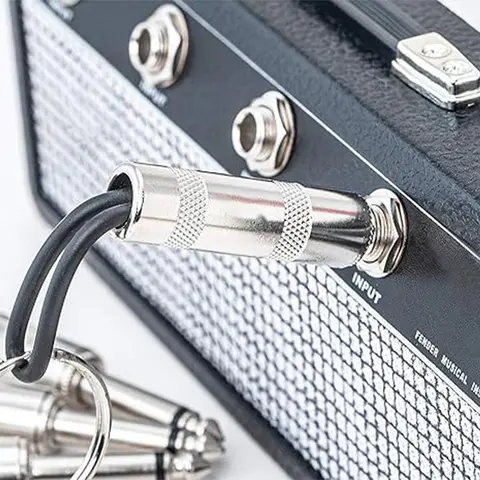 【FaddishDeal】Retro Metal Guitar Amp Key Holder (4 Keys), Wall Mounting Kit, Instructions Included, Easy Installation, Easy Chain Removal, Music Room Decor, Beautifies Home, Recording Studio Accessory
