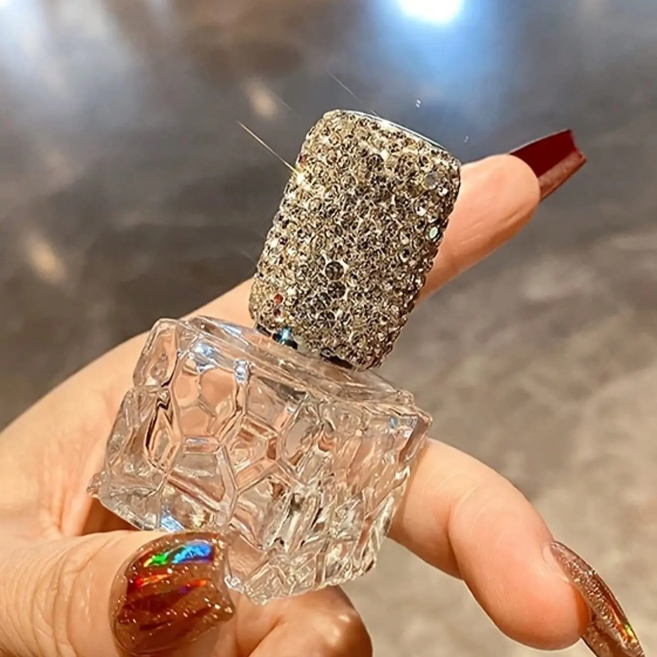 Luxury Rhinestone Encrusted 10ML Perfume Spray Bottle, Portable Compact Thick Durable Glass Atomizer, Refillable Feature Essential Oil Travel Set, Elegant Women's Gift, Cosmetic Makeup
