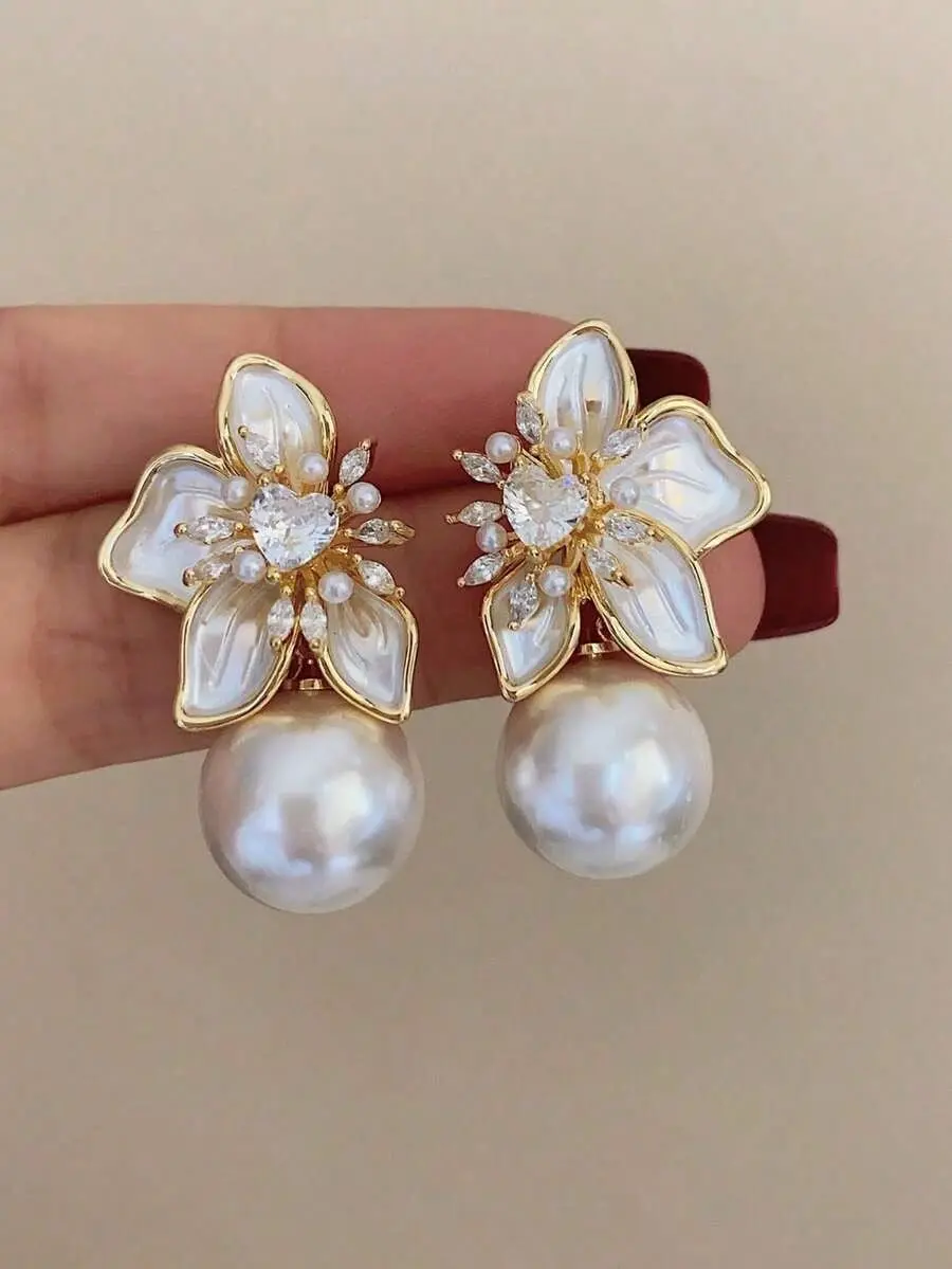 Elegant Flower Earrings for Women High-Quality Material Versatile Design Suitable for Daily Wear Parties Banquets Casual Outings and Vacations