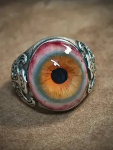 Gothic Eye Ring - Realistic Iris & Design with Adjustable Size, Dark Legend Amulet Statement Ring for Men & Women, Durable Unisex Jewelry for Daily Wear & Halloween, Gothic Accessory with Expressive Eye Effect - Ideal Gift F