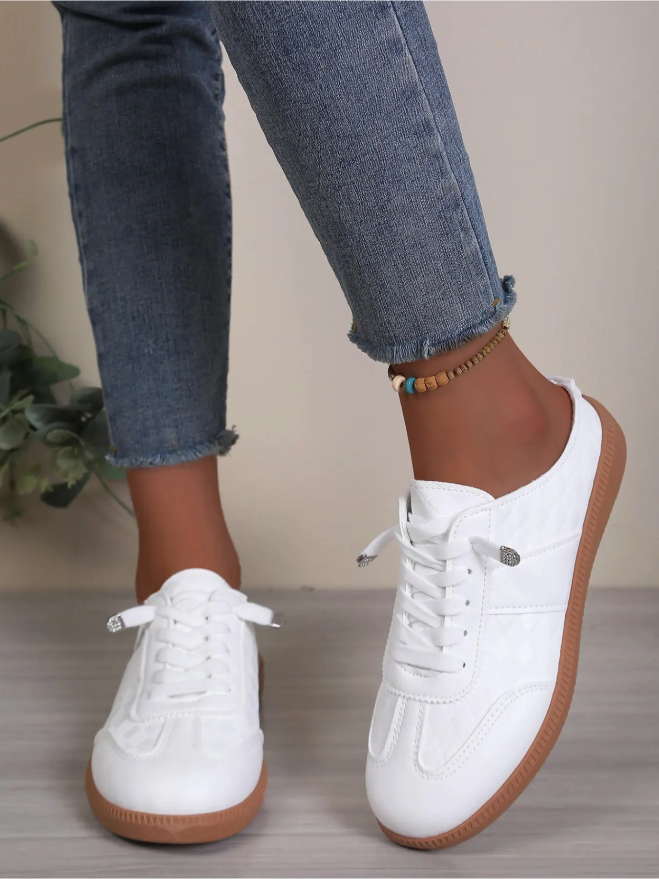 Women's Fashionable Lace Up Design Slip on Sneakers, Casual Comfortable Lightweight Sports Shoes, Female All-match Round Toe Shoes for Daily Wear, Closed, Footwear