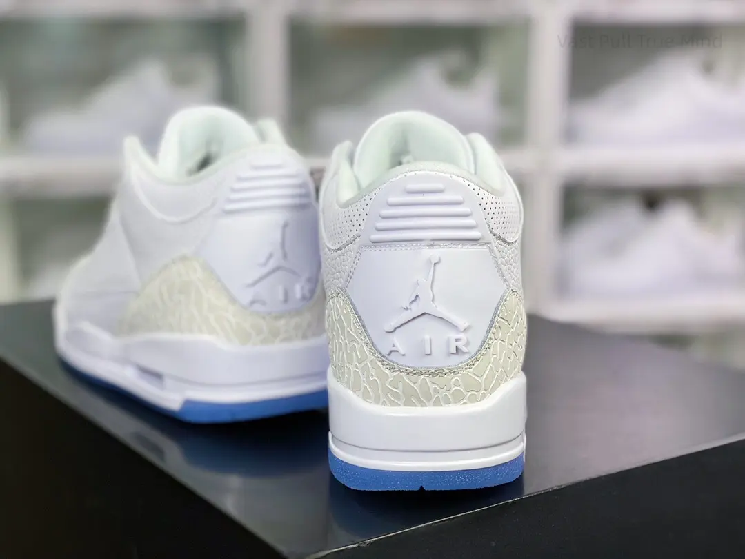 Smooth White Breathable Perforated Leather Street Trainers, Metallic Gold Eyelet Details Unique Light Cream Crack Graphic Shock Absorbing Translucent Blue Rubber Outsole Anti Slip Casual Skate Shoes