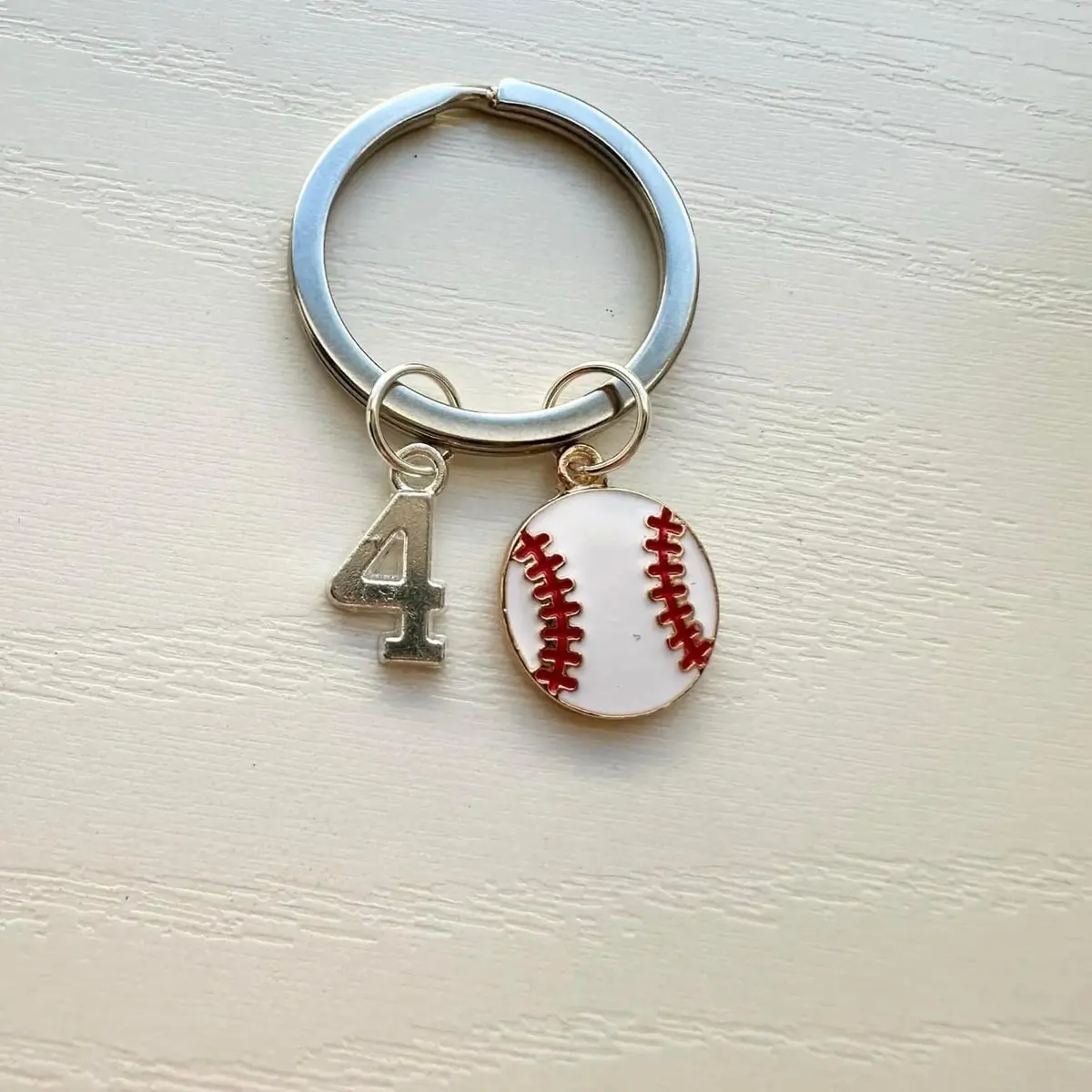 Sports keychains (Add custom number)