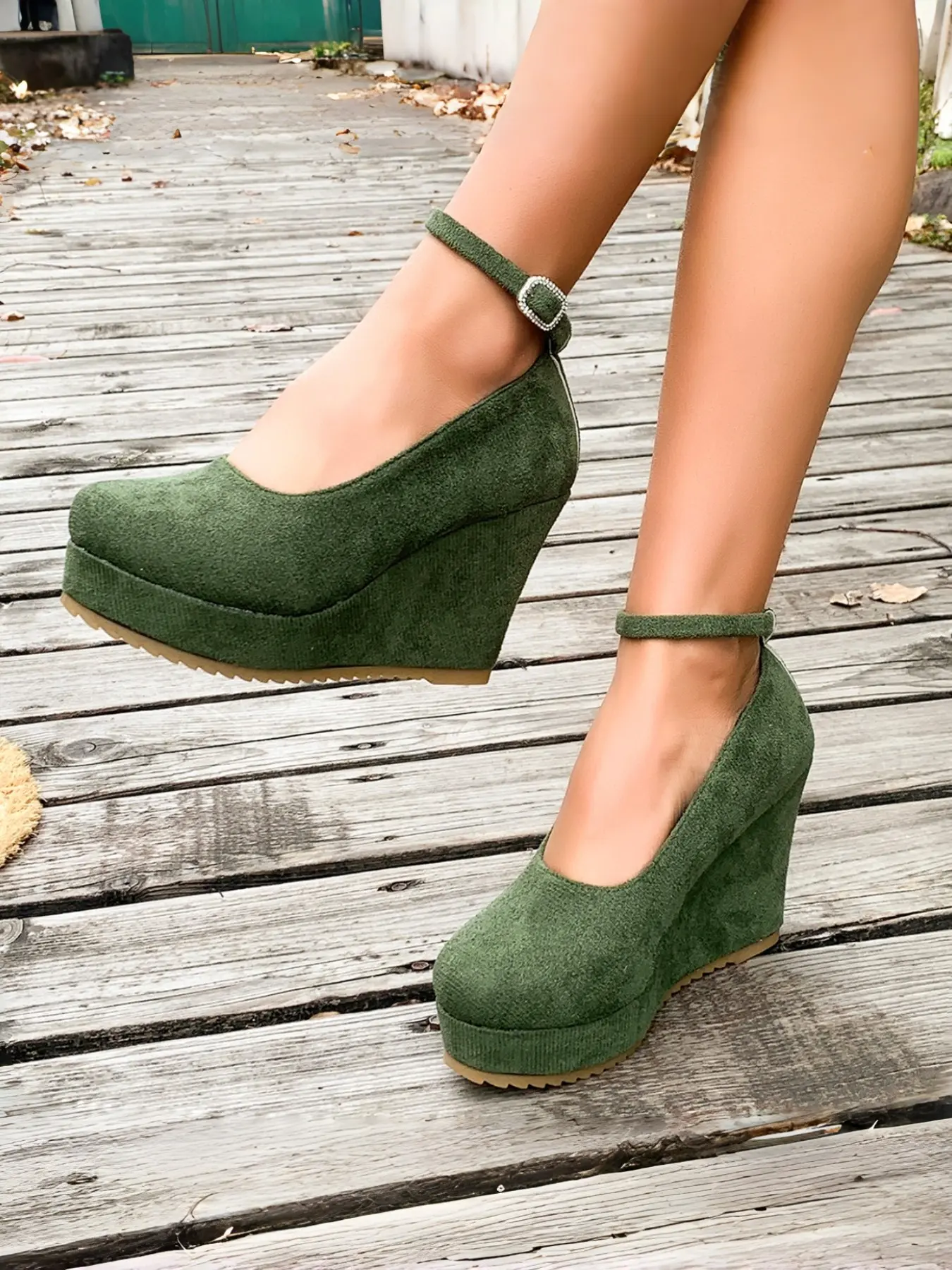 Who Wears Gets Taller! Ultra-High Waterproof Platform Wedge Shoes, Stylish Rhinestone Square Buckle, Comfortable and Not Fatiguing, Summer Wedges