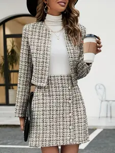 Two-piece women's peacock-pattern long-sleeved coat with pearl buttons and matching short skirt set, suitable for indoor and outdoor party wear, Elegant