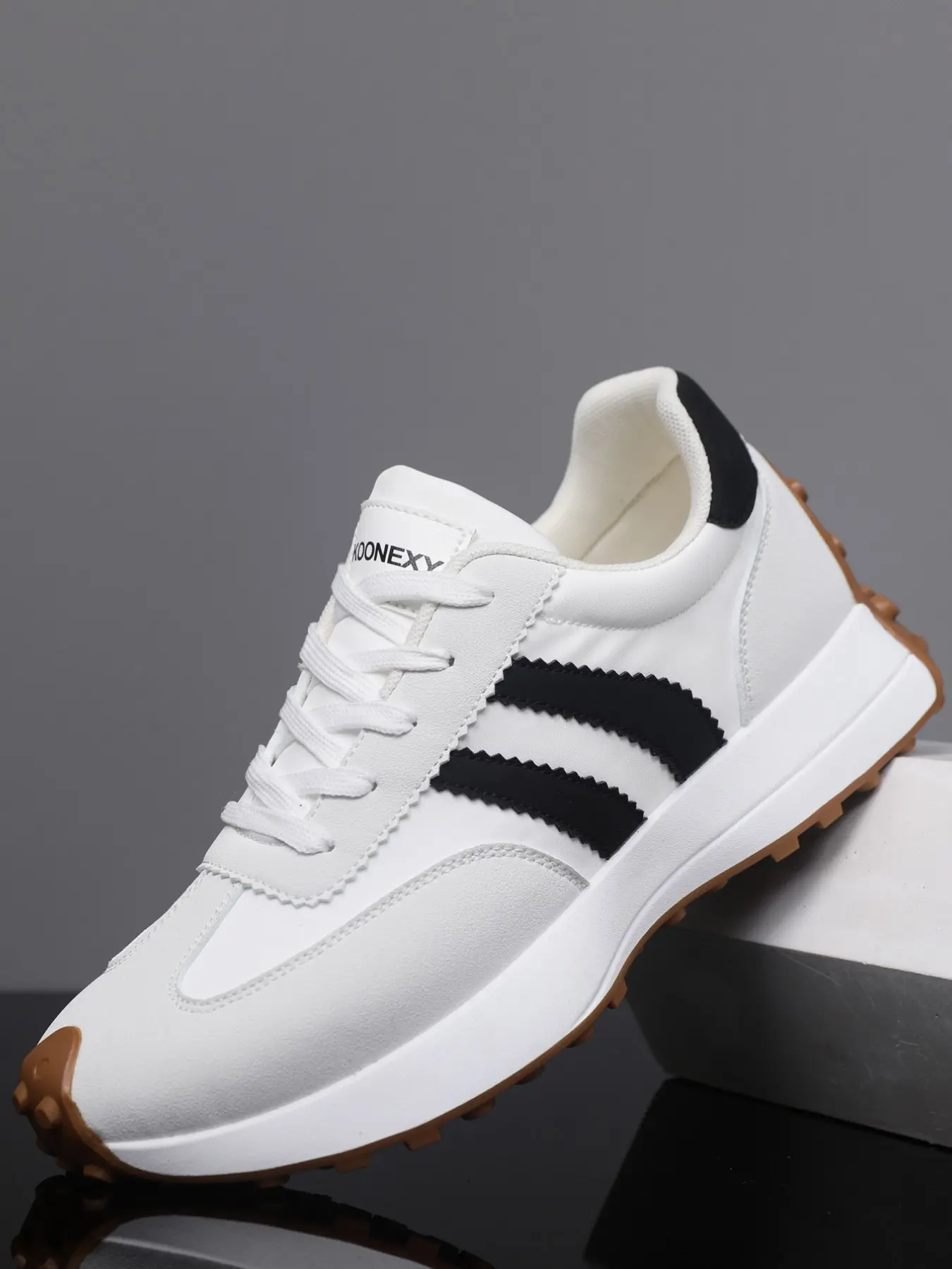Casual Low-Top Sport Trainer Sneakers, Casual Trendy Sneakers, Sporty Design for All Seasons, Ideal for Daily Activities and Casual Outings