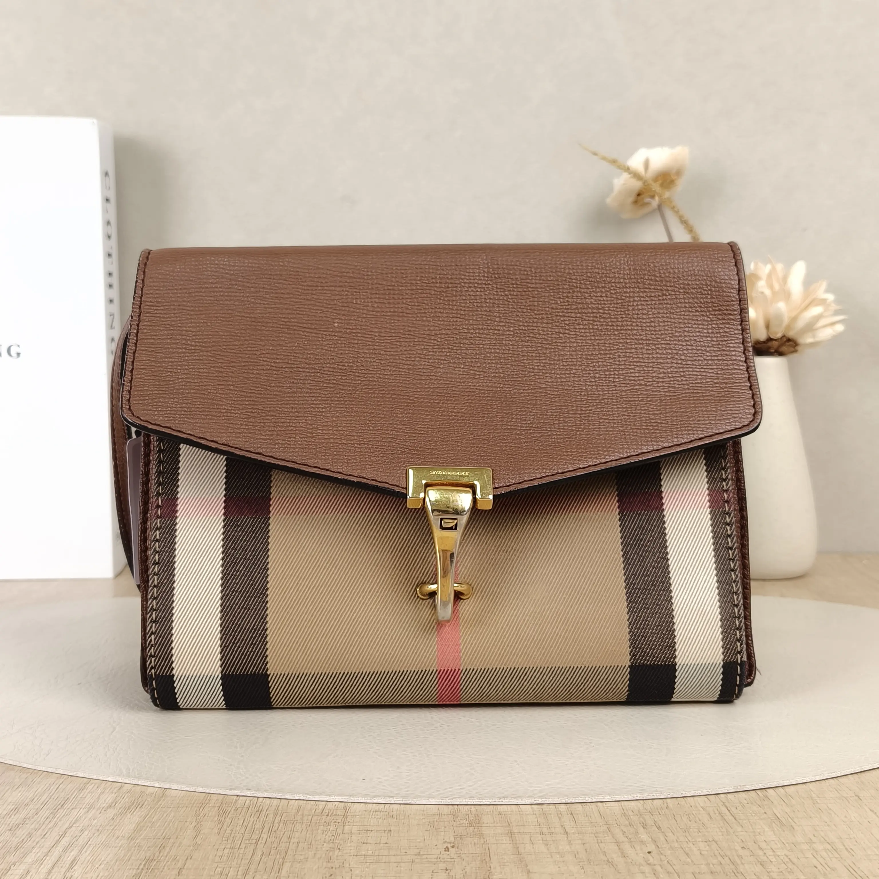 Pre-owned BURBERRY Canvas Crossbody Bags TB Lock Vintage Check Brown Grain Leather Flap Mini Crossbody Bag D8071307