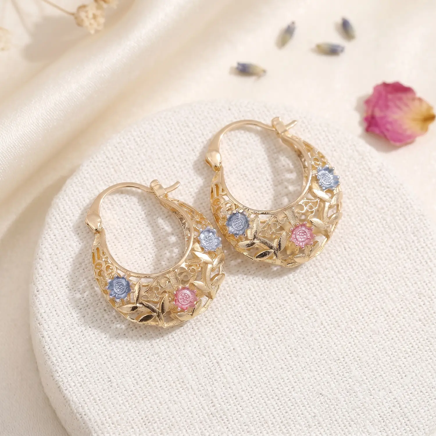 Gold Leaf Hoop Earrings for Women, Elegant Flower Carved Open Hoop Earrings, Lightweight Fashion Jewelry for Daily Wear, Parties, Weddings & Holiday Gifts