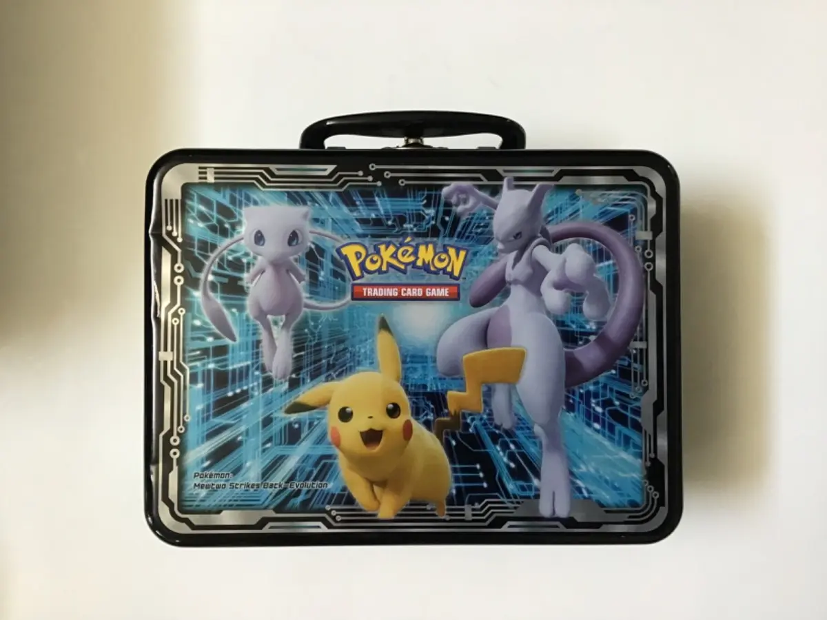 Fall 2019 Collector's Chest Tin(Contains: Team up, Unified Minds, Guardians Rising, XY Evolutions