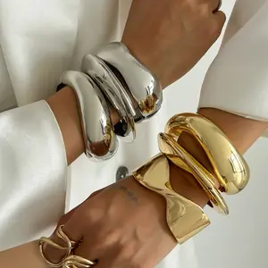 JEWELRY4U - Ingemark 4 Styles Luxury Punk Heavy Metal Chunky Spring Bangle for Women Hip Hop Open Wide Cuff Bracelet Steampunk Jewelry Men