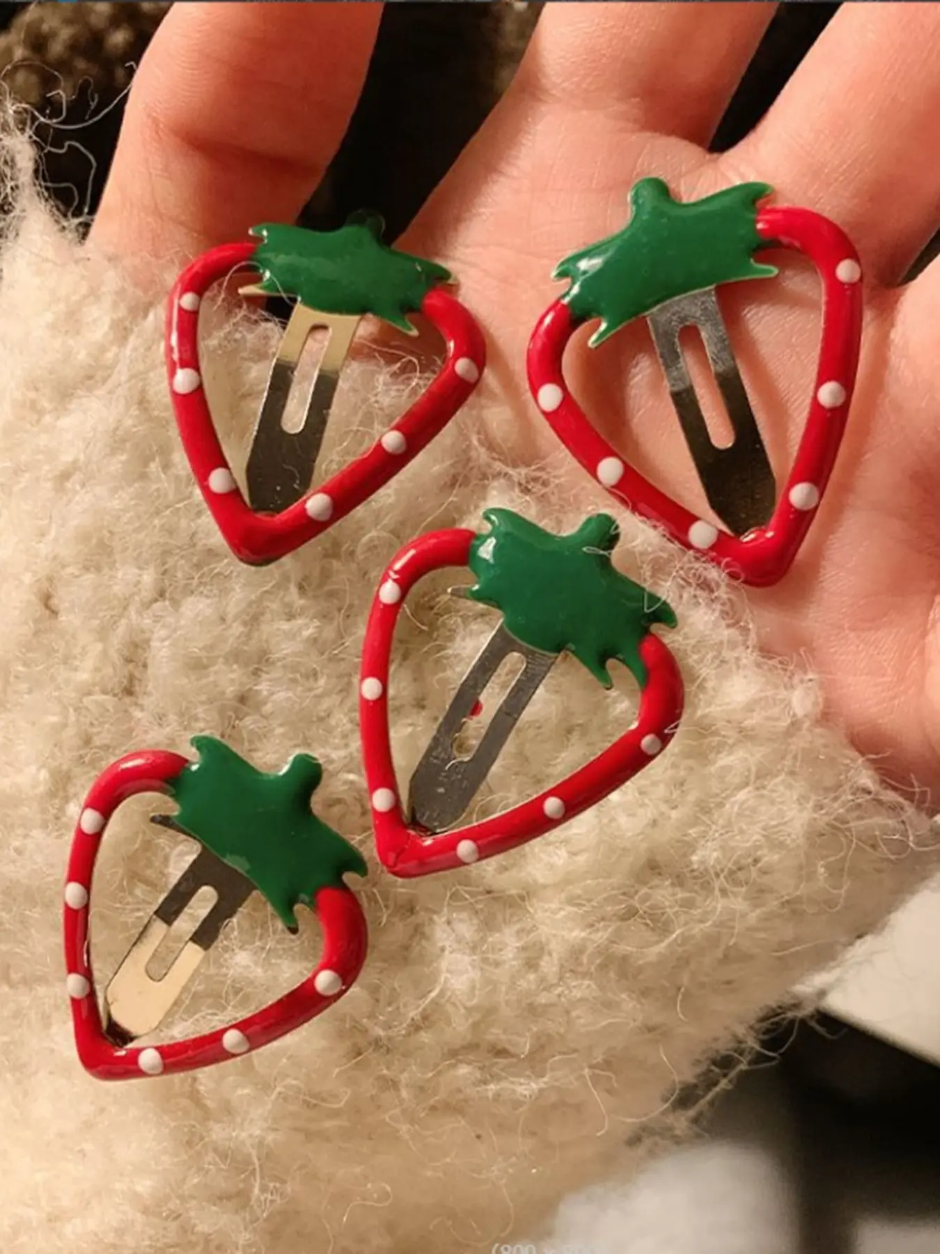 4Pcs Cute Strawberry Fruit Shaped Snap Hair Clips Simple Hollow Forehead Broken Hair Clip Sweet Side Bangs Fixed BB Clip Fun Hair Clips Super Cute Clips