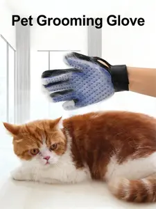 Outdoor pet petting gloves—soft, warm five-finger design; a handy tool for cleaning dog and cat fur.