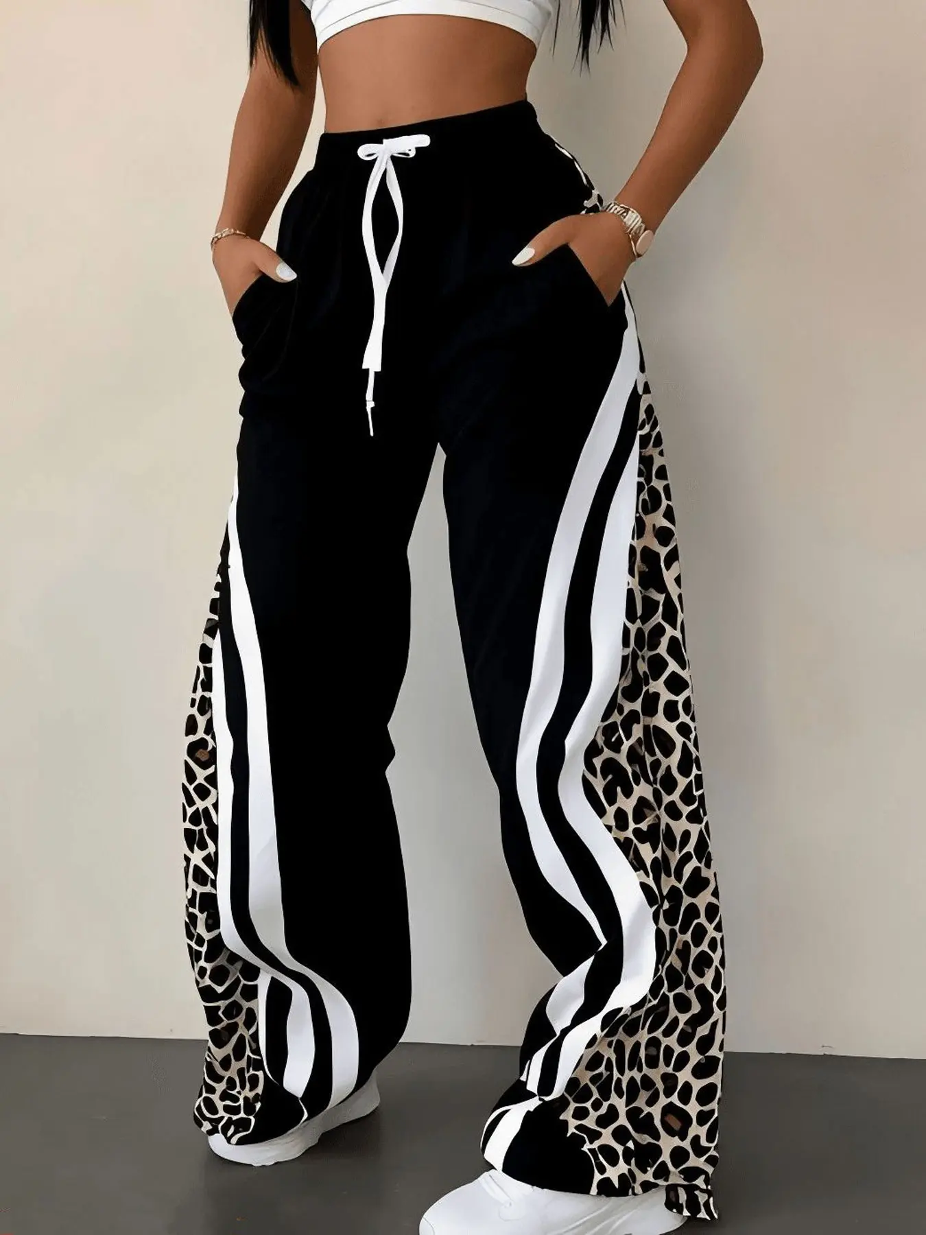 A women's fashionable new black leopard print white color-block striped drawstring waist pocket design sporty wide-leg pants, suitable for summer, daily wear, and sports outfits, Casual, Casual Streetwear Pants, Casual Chic Trousers