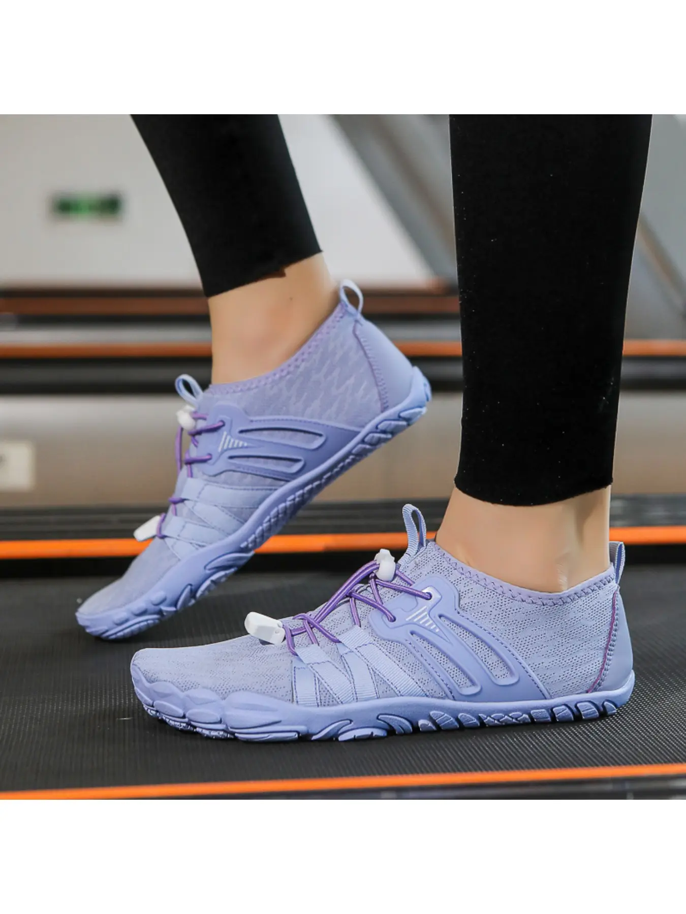 A pair of women's outdoor wading canyoning shoes, breathable and quick-drying mesh, non-slip and wear-resistant, suitable for beach, outdoor and water sports casual wear, Water Aqua Shoes, Water Footwear