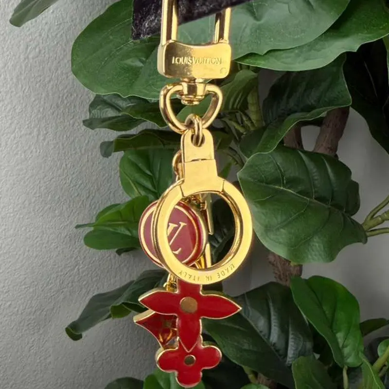 Pre-owned Authentic Louis Vuitton Handbag Charm Flower Motifs, Gold Tone Finish, Excellent Condition, Includes Dust Bag, Fashion Costume Jewellery Accessory to Personalize Handbag, Blooming Flowers