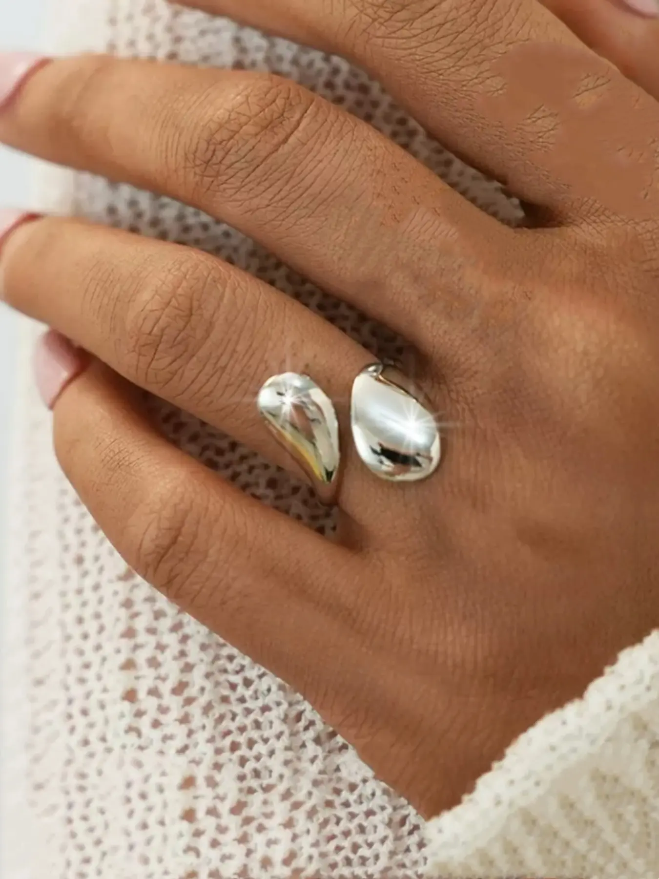 1 fashionable and luxurious water droplet shaped exaggerated ring, exquisite and versatile with adjustable opening, suitable for ladies to wear jewelry for daily parties Stackable Ring