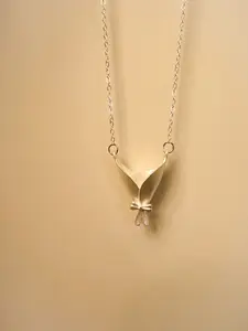 Gift For Mom Flower Bouquet Necklace(Without Flowers), Romantic, Blessing, Gratitude, Love, Elegance,Gift for Mothers, Loved Ones, and Family, Elegant Gift for Women