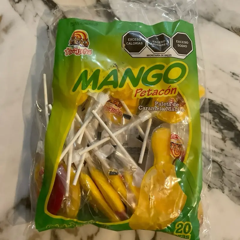 Mango lollipop with chili mango petacon