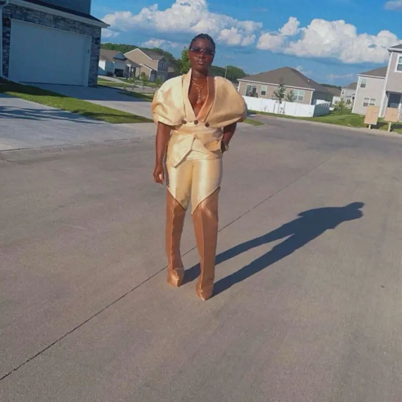 Avant Luxe Set - Elegant Beige Suit with Gold Accents and Stylish Bow Detail for Women