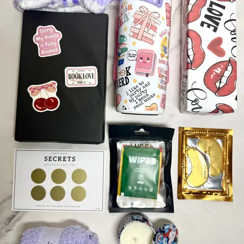 Adult Romance Reading Gift Set - Gift Boxed Perfect Bundle for Stress Relief, Cozy Self-Care Kit for Readers