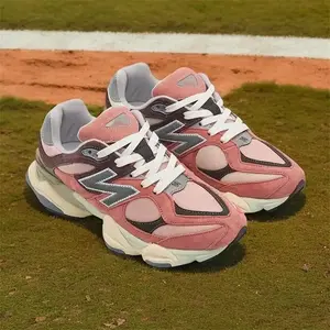 Everyday Retro Sports Active Sport Sneakers – Low Ankle Trainers with Cushioned Midsole and Timeless Colorblock Palette – Stylish Unisex Footwear for All Seasons and Urban Outfits