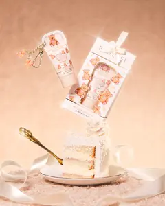 A Helping Hand Hand Cream - Coconut Cake